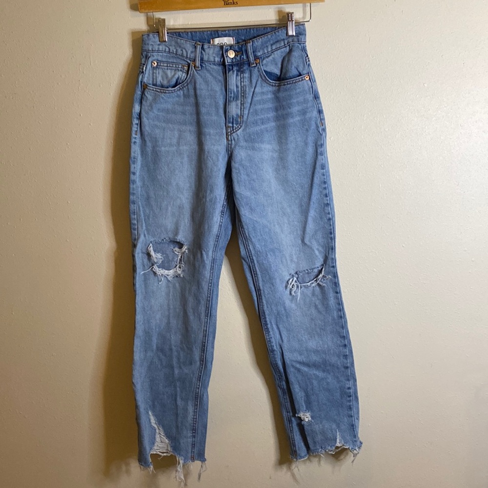 Urban Outfitters BDG Distressed Raw Hem Cowboy Jean Sz 28